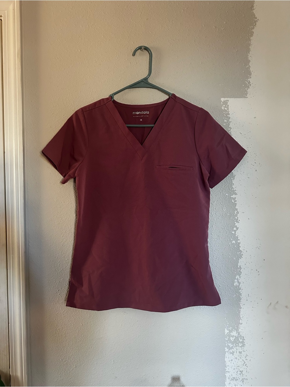 Mandala Women's V-Neck Scrub Top in Mauve
